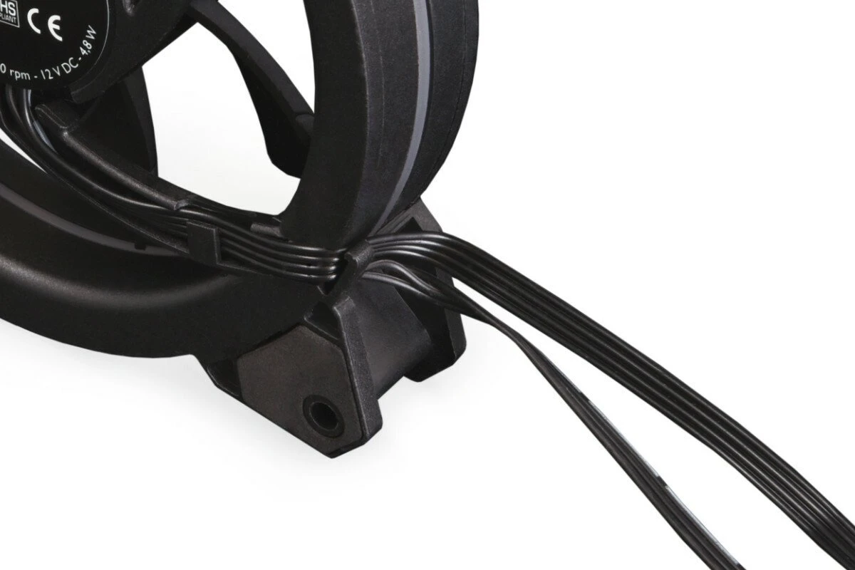 Alphacool Eiszyklon Aurora LUX Pro RGB Lüfter – 140 Mm, 600-1500 U/min, Digital RGB