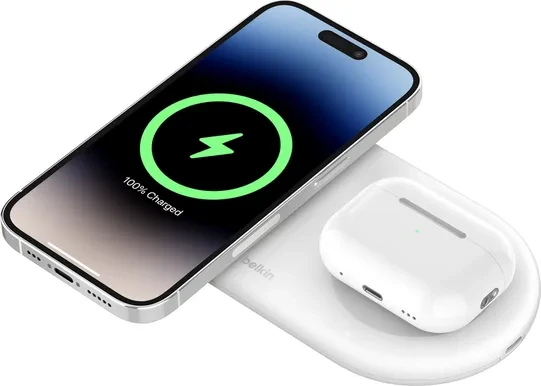 Belkin BoostCharge Pro Kabellose magnetische 2-in-1-Ladestation mit Qi2 (15W) weiß