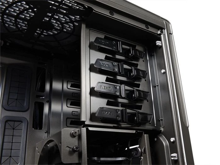 NZXT Phantom 630 Gunmetal, Acrylfenster