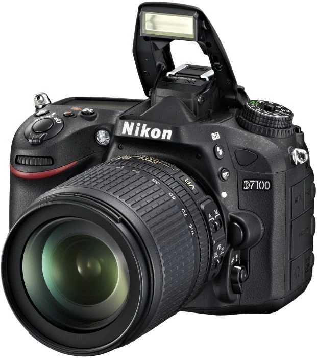 Nikon D7100 mit Objektiv AF-S DX 18-105mm 3.5-5.6 G ED VR