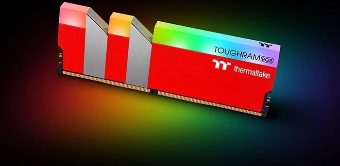 Thermaltake Toughram RGB Memory Racing Red UDIMM 16GB Kit, DDR4-3600, CL18-19-19-39