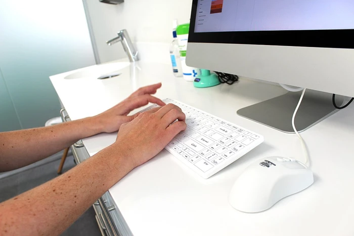 Man & Machine Its Cool Flat Wireless Keyboard, weiß, USB, DE