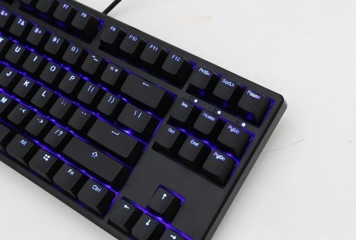 Ducky One TKL, LEDs blau, MX BROWN, USB, UK