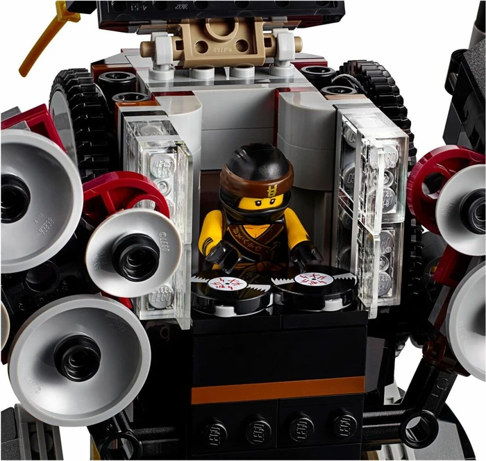 LEGO The Ninjago Movie - Cole's Donner-Mech