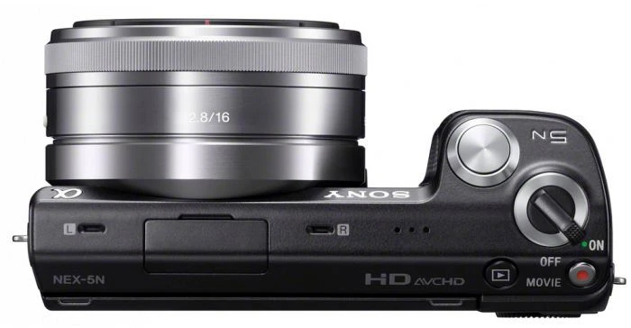 Sony Alpha NEX-5N schwarz mit Objektiv E 16mm 2.8 Pancake und E 18-55mm 3.5-5.6 OSS