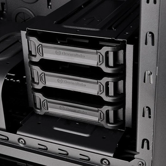 Thermaltake Core X31, Acrylfenster