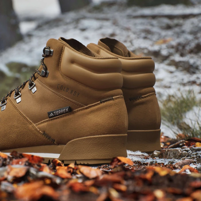 adidas Terrex Snowpitch Cold.RDY bronze strata/semi impact orange