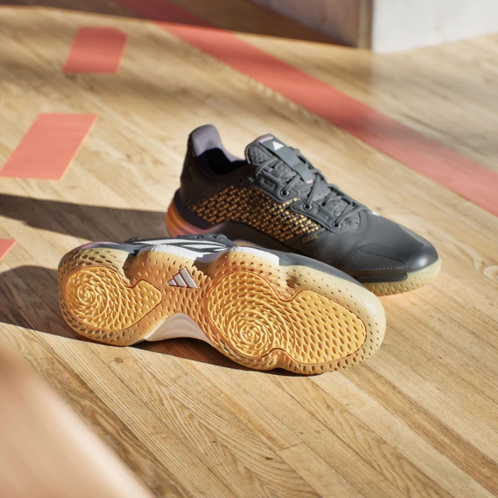 adidas Stabil 16 Indoor core black/zero metalic/aurora black