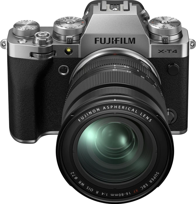 Fujifilm X-T4 silber mit Objektiv Fujinon XF 16-80mm 4.0 R OIS WR