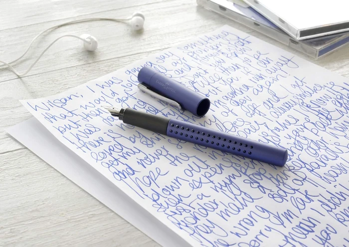 Faber-Castell Füller Grip 2011 blau, rechte Hand/linke Hand, breit