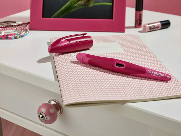 STABILO EASYbirdy beere/pink, rechte Hand, mittel, Blister