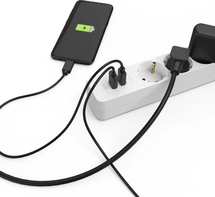 Hama Steckdosenleiste mit Schalter und Winkel-Flachstecker, 3-fach, 1x USB-A/1x USB-C 18W USB-PD, 1.4m, weiß