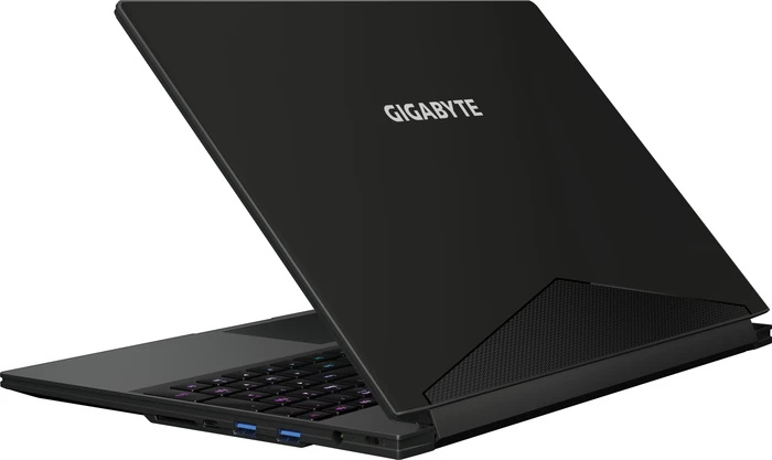 GIGABYTE AERO 15 Classic SA, Core i7-10750H, 16GB RAM, 512GB SSD, GeForce GTX 1660 Ti, DE