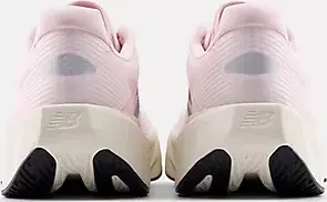 New Balance FuelCell Rebel v5 pink granite/silver metallic/linen (Damen)