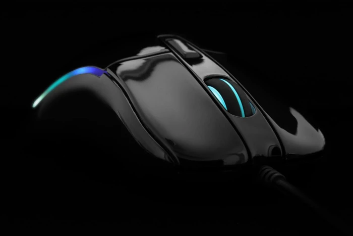 Deltaco RGB Gaming Mouse, schwarz glänzend, USB