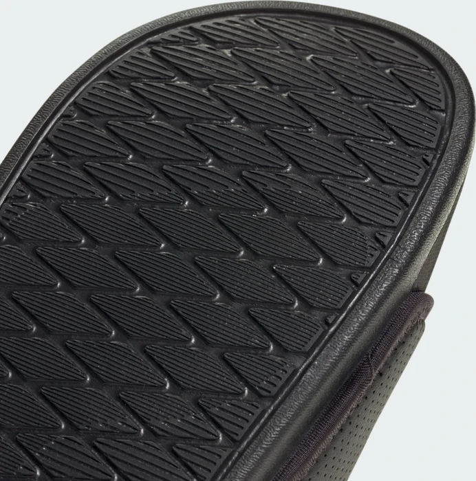 adidas Comfort Adilette core black/aurora met./aurora black (Damen)