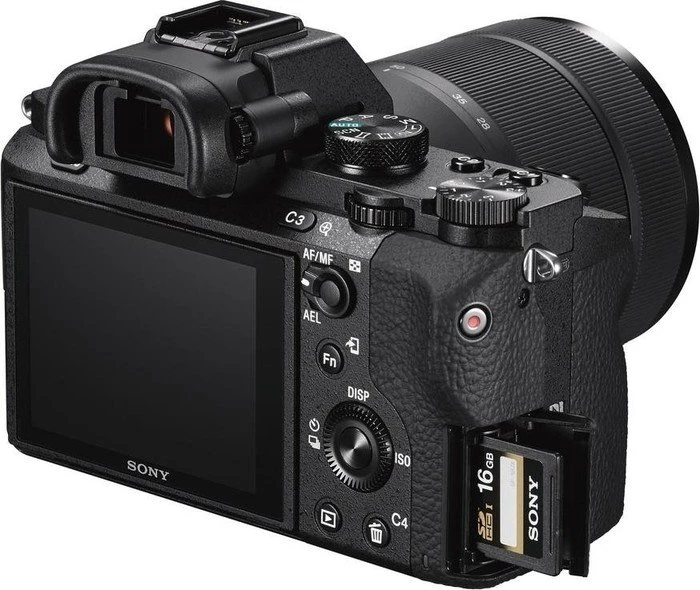 Sony Alpha 7 II mit Objektiv FE 28-70mm 3.5-5.6 OSS
