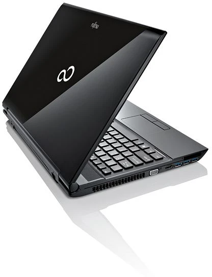 Fujitsu Lifebook AH532 GFX, Core i5-3210M, 8GB RAM, 750GB HDD, GeForce GT 640M, DE