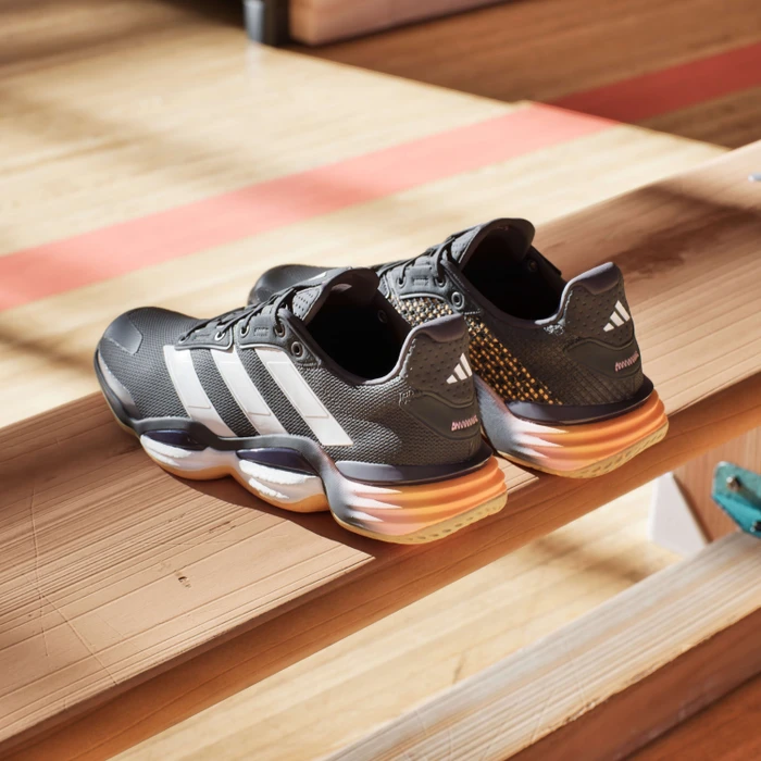adidas Stabil 16 Indoor core black/zero metalic/aurora black