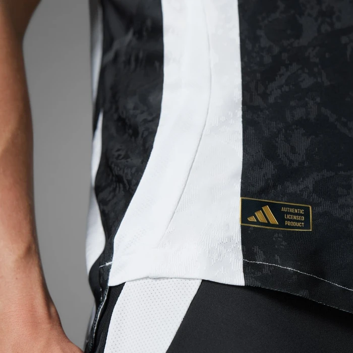 adidas Juventus Turin Authentic 2024/2025 Heimtrikot white/black (Herren)