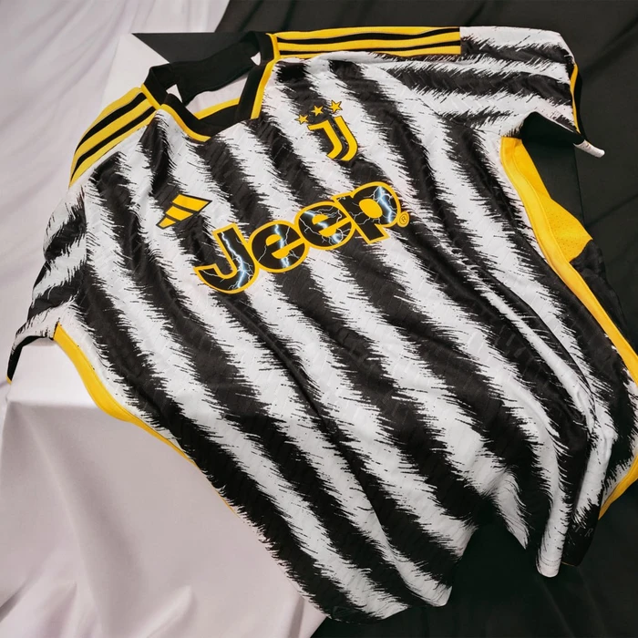 adidas Juventus Turin Authentic 2023/2024 Heimtrikot black/white (Herren)