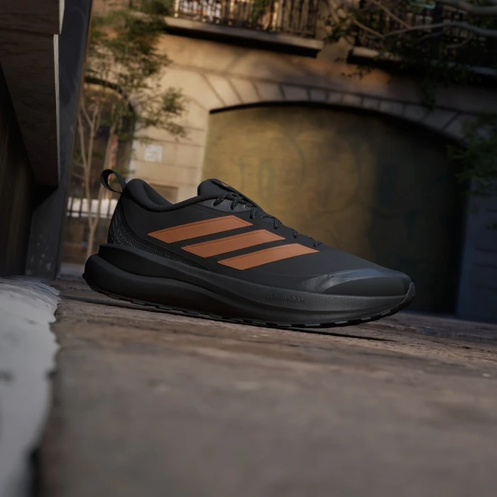 adidas Runfalcon 6 ATR core black/thermal gold met./cloud white (Herren)