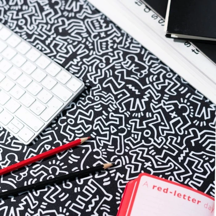 Grupo Erik Editores Keith Haring XL Mousepad, 800x350mm, schwarz/weiß