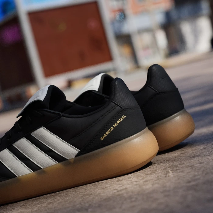 adidas Barreda Mundial core black/core white/gum