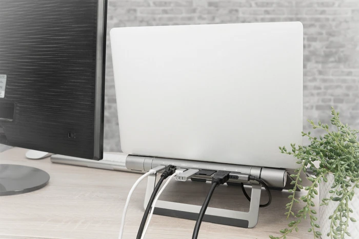 Digitus Variabler Notebookständer mit 7-Port Pop-Out USB-C Docking Station, USB-C 3.0 [Buchse]