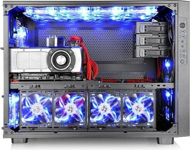 Thermaltake Core X9 schwarz, Acrylfenster
