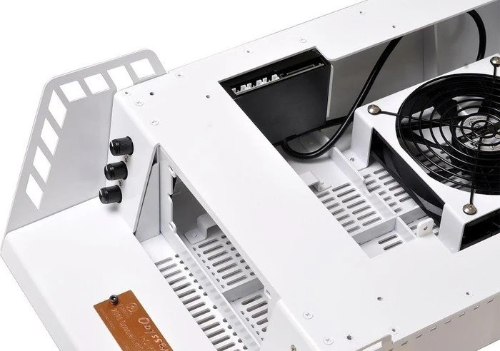 Lian Li PC-Y6 Odyssey Yacht weiß, Mini-ITX