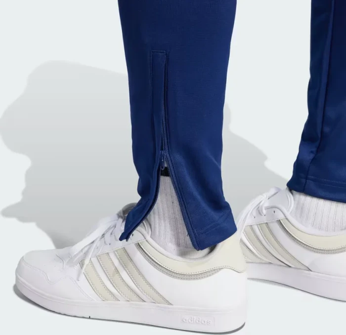 adidas House of Tiro Nations Pack Trainingshose lang dark blue/glow blue/semi lucid red (Herren)