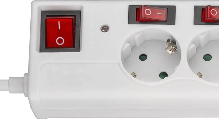 Wentronic Goobay Steckdosenleiste, 6-fach, einzeln schaltbar, 1.5m, weiß