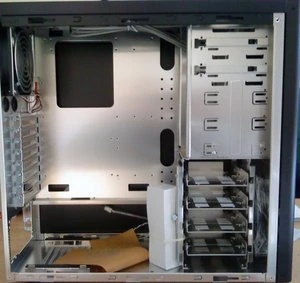 Lian Li PC-7FN schwarz, schallgedämmt