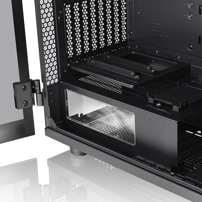 Thermaltake Level 20 GT, Glasfenster