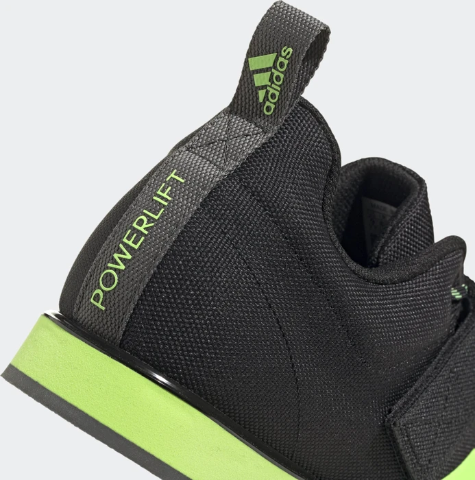 adidas Powerlift 4 core black/signal green/grey six (Herren)