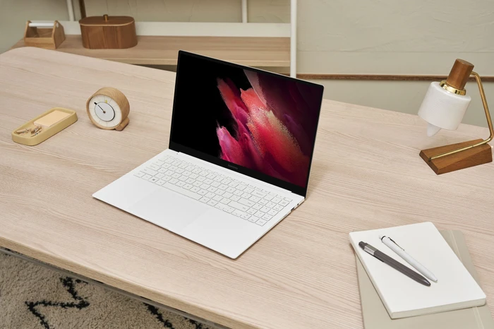 Samsung Galaxy Book Pro 15, Mystic Pink Gold, Core i7-1165G7, 16GB RAM, 1TB SSD, DE