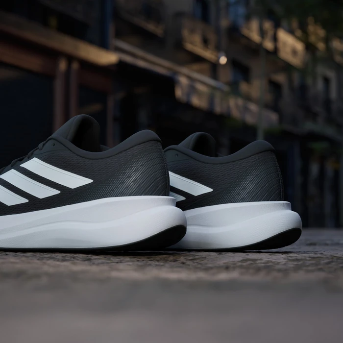 adidas Runfalcon 6 core black/cloud white/carbon (Damen)