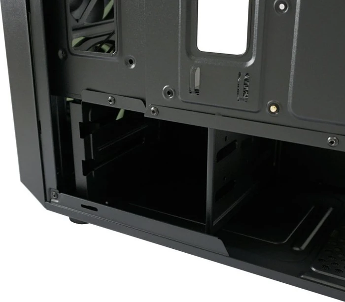 LC-Power Gaming 703B Quad Luxx, Glasfenster