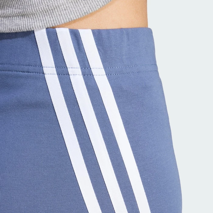 adidas Future Icons 3-Streifen Hose kurz preloved ink (Damen)