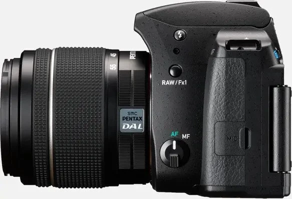 Pentax KF schwarz mit Objektiv smc DA 18-55mm 3.5-5.6 AL WR