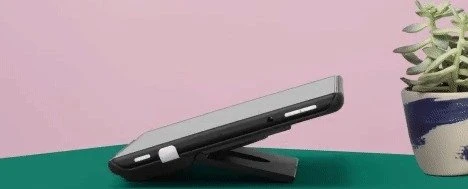 Amazon Fire HD 8 KFKAWI 2018, mit Werbung, rot, 16GB, inkl. Show-Modus-Dock