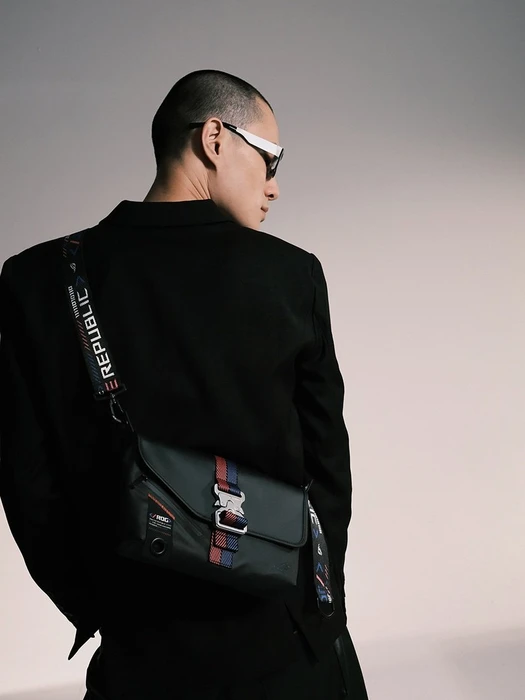 ASUS ROG Slash Sling Bag, Black