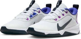 Nike Omni Multi-Court white/light ultramarine/fuchsia dream/dark obsidian (Junior)