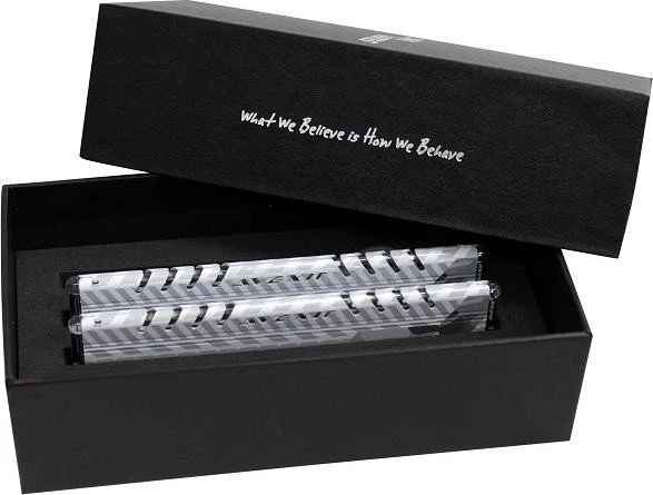 Avexir Core Series Sabrano Edition LED weiß UDIMM 16GB Kit, DDR3-2400, CL11-13-13-31