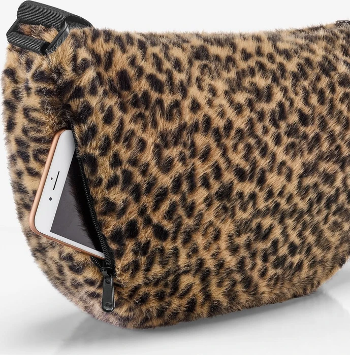 Reisenthel moonbag S Umhängetasche leo fake fur