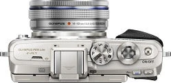 Olympus PEN E-PL7 silber mit Objektiv M.Zuiko digital ED 14-42mm 3.5-5.6 EZ und M.Zuiko digital 45mm 1.8