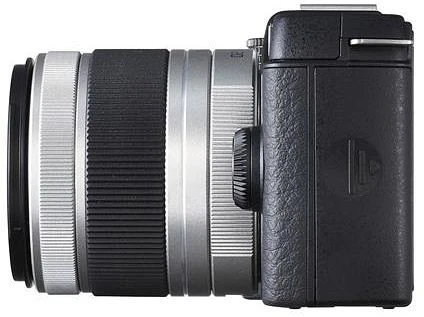 Pentax Q10 schwarz mit Objektiv Q 02 Standard Zoom 5-15mm 2.8-4.5 AL