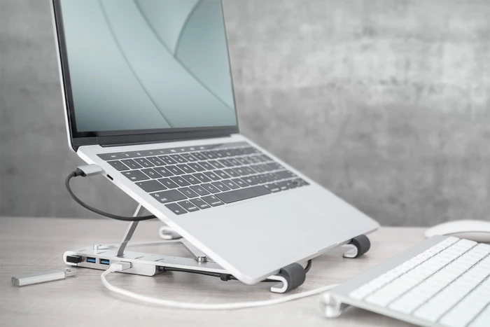 Digitus variabler Notebook-Ständer mit integriertem USB-C Hub, 10-17", USB-C 3.0 [Stecker]