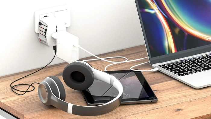 Skross World Travel Adapter MUV USB (2xA), 2x USB-A, weiß